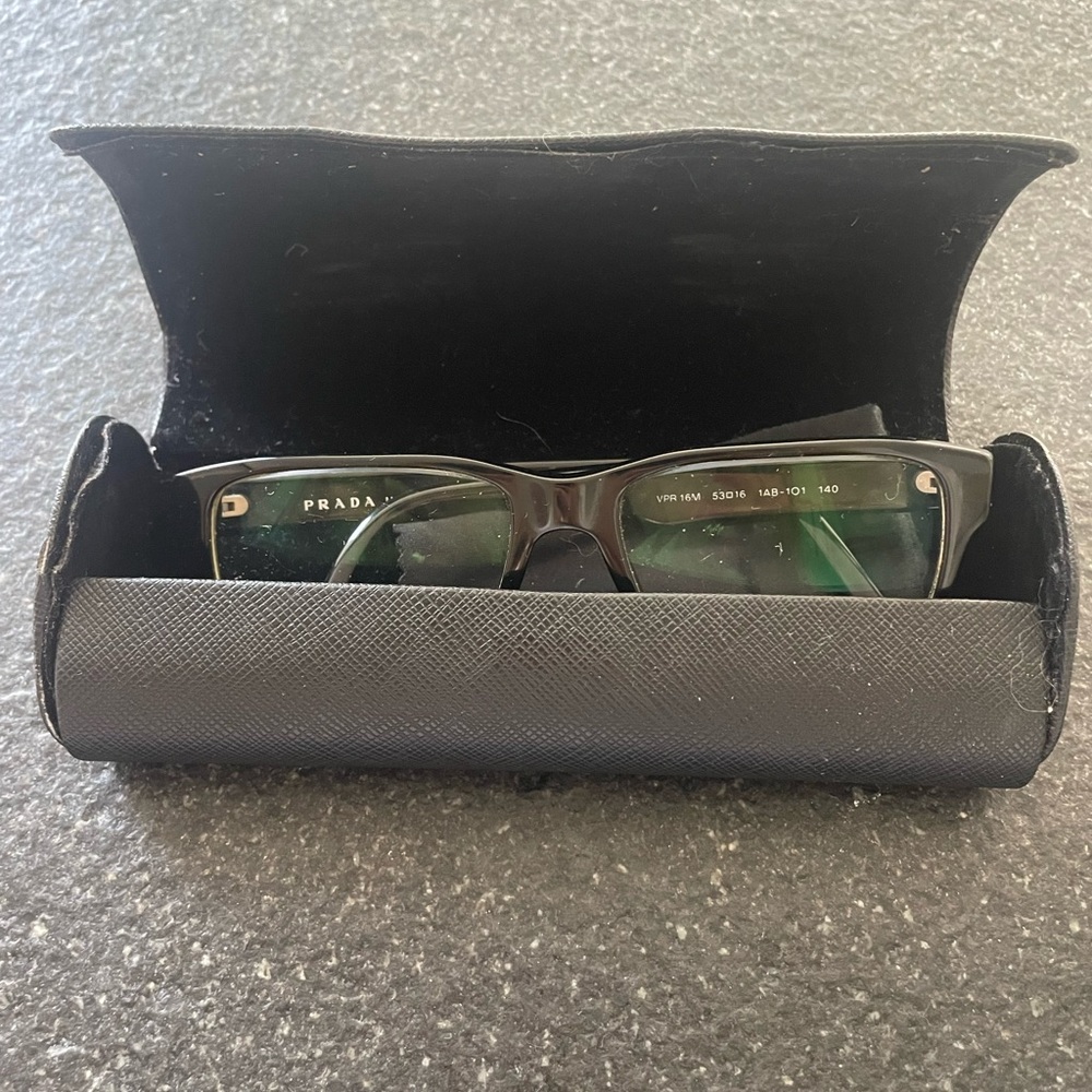Prada eyeglasses - Picture 5 of 5